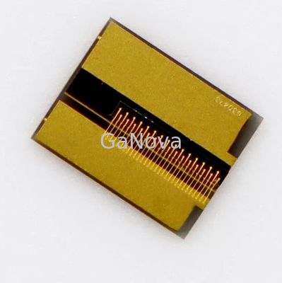 Tamanho do Emissor 94um Diodo Laser Chip On Submount Design Limiar Corrente 0,5A